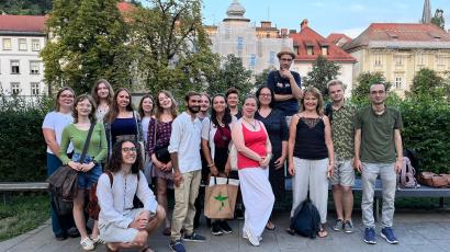 Udeleženke in udeleženci poletne šole sanskrta