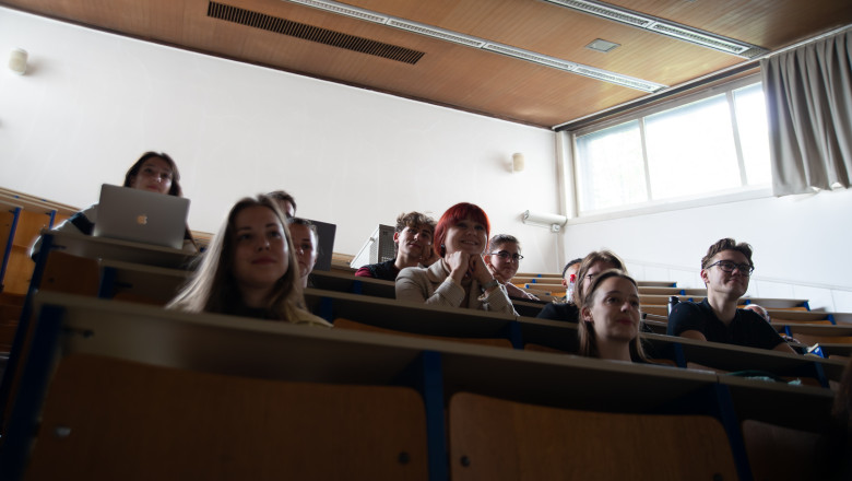 Gostja je na fakulteti izvedla predavanje z naslovom Pot fikcije.