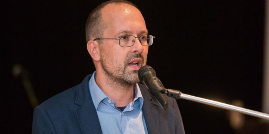 Izr. prof. dr. Matej Šekli